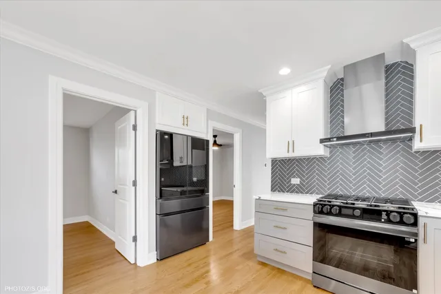 $465,000 | 9439 South 52nd Avenue, Oak Lawn, IL 60453