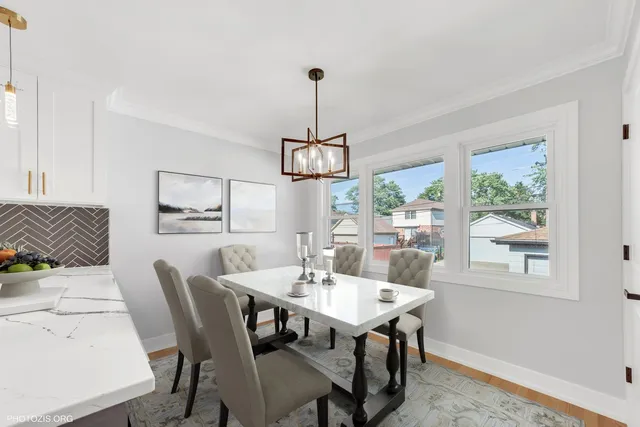 $465,000 | 9439 South 52nd Avenue, Oak Lawn, IL 60453