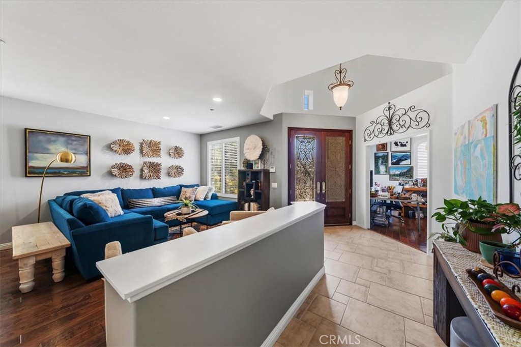 11535 Springwood Court Riverside, CA 92505 - Photo 9 of 50 Living Room