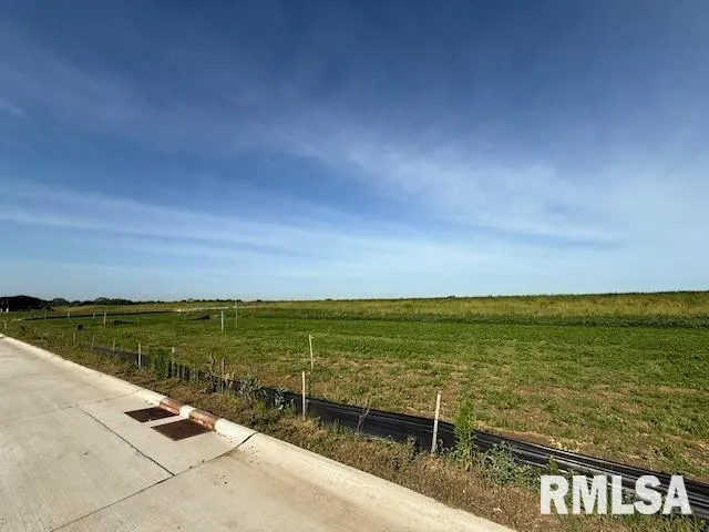 $98,000 | 6832 Meghan Avenue, Bettendorf, IA 52722