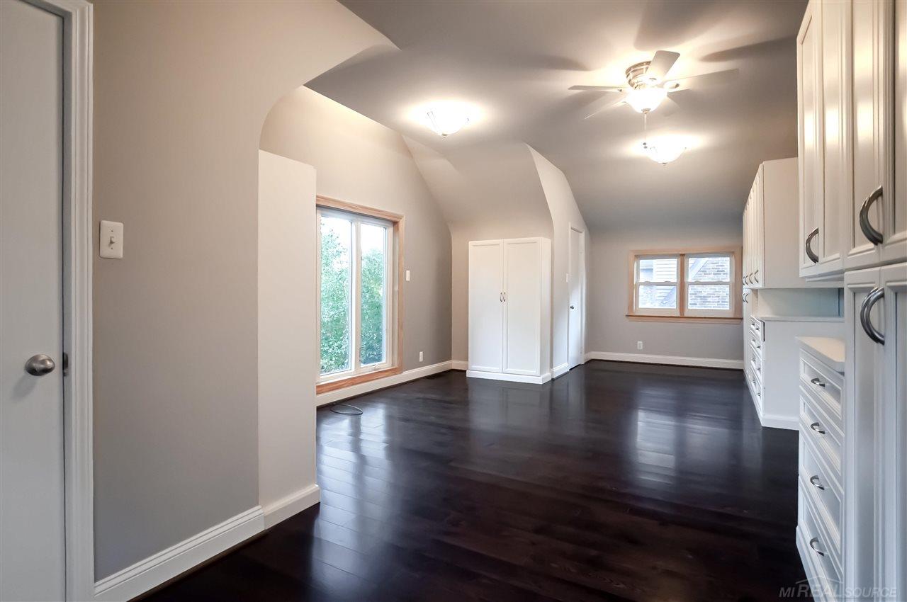 820 Lincoln Road Grosse Pointe, MI 48230 - Photo 31 of 49 50060180-30.JPG