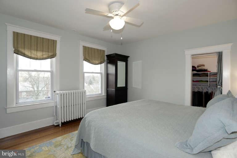 631 Anneslie Road Baltimore, MD 21212 - Photo 17 of 30 Master br with two walk in closets.