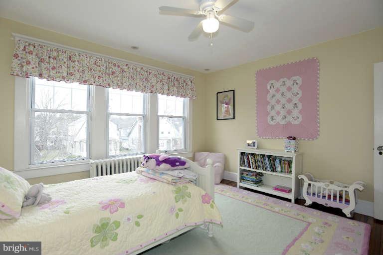 631 Anneslie Road Baltimore, MD 21212 - Photo 21 of 30 Bedroom two again. Triple window across front.