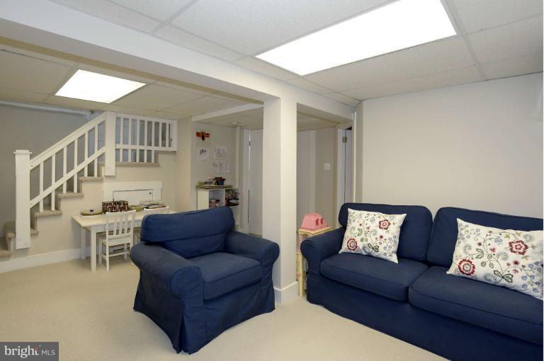 631 Anneslie Road Baltimore, MD 21212 - Photo 28 of 30 Family Room is bright and dry.