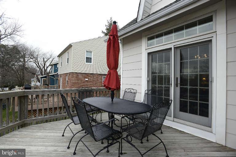 631 Anneslie Road Baltimore, MD 21212 - Photo 29 of 30 Huge deck off dining room and kitchen.