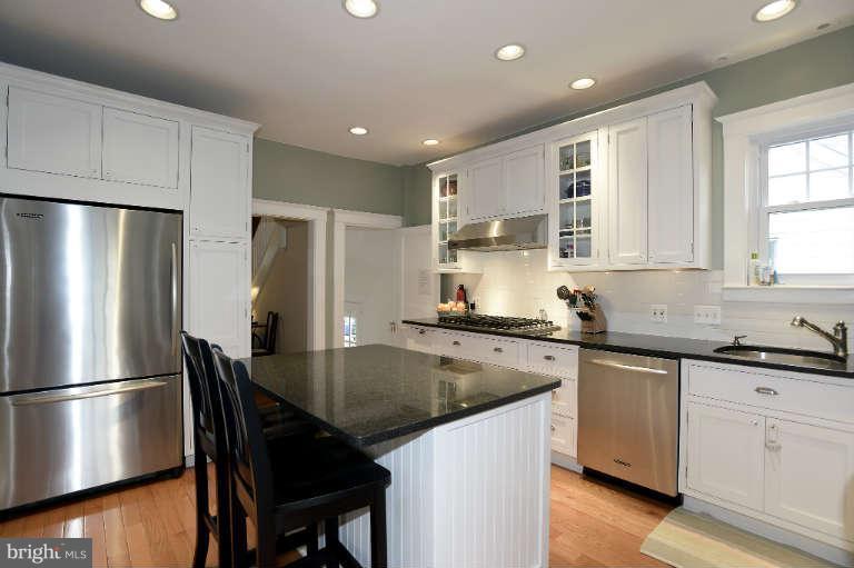 631 Anneslie Road Baltimore, MD 21212 - Photo 6 of 30 Tons of storage, great work spaces.