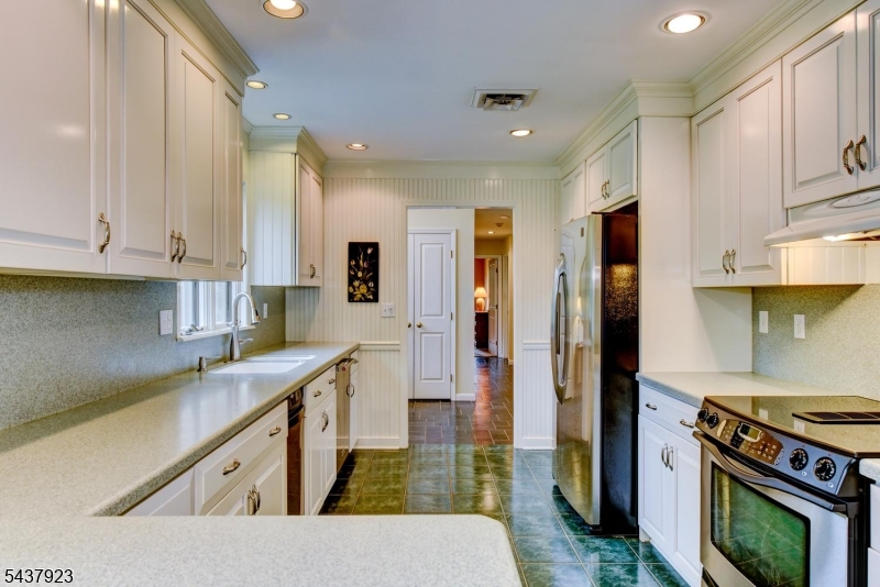 1 Hendrick Road Flemington, NJ 08822 - Photo 18 of 44