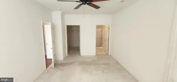 a view of entryway and front door