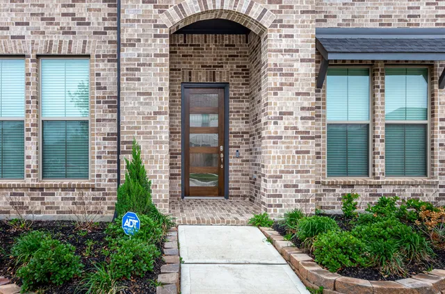 $720,000 | 10507 Halley Lane, Richmond, TX 77406