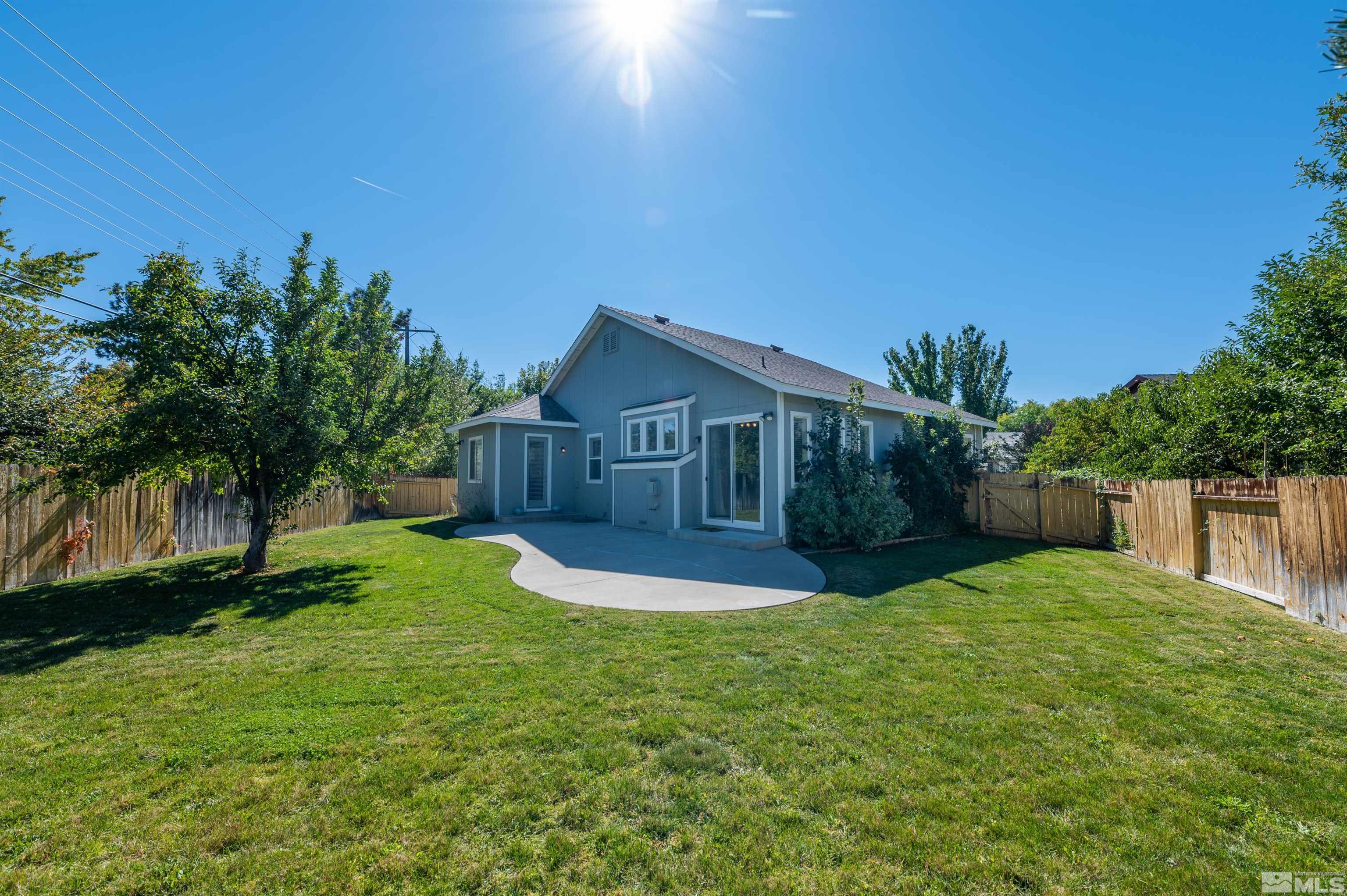 1462 Wessex Circle Reno, NV 89503 - Photo 25 of 40 a view of a back yard