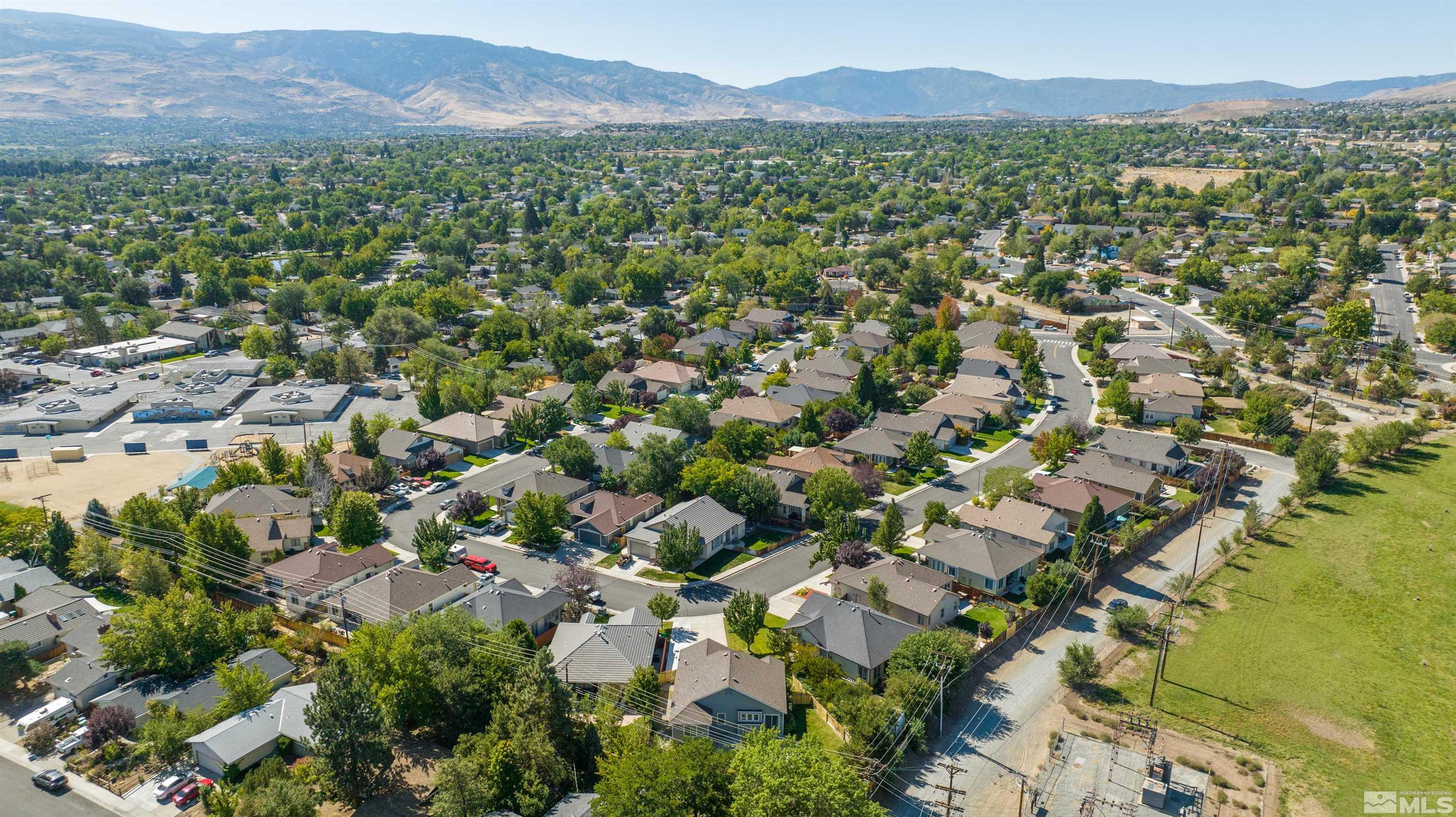 1462 Wessex Circle Reno, NV 89503 - Photo 35 of 40 a view of a city with mountain