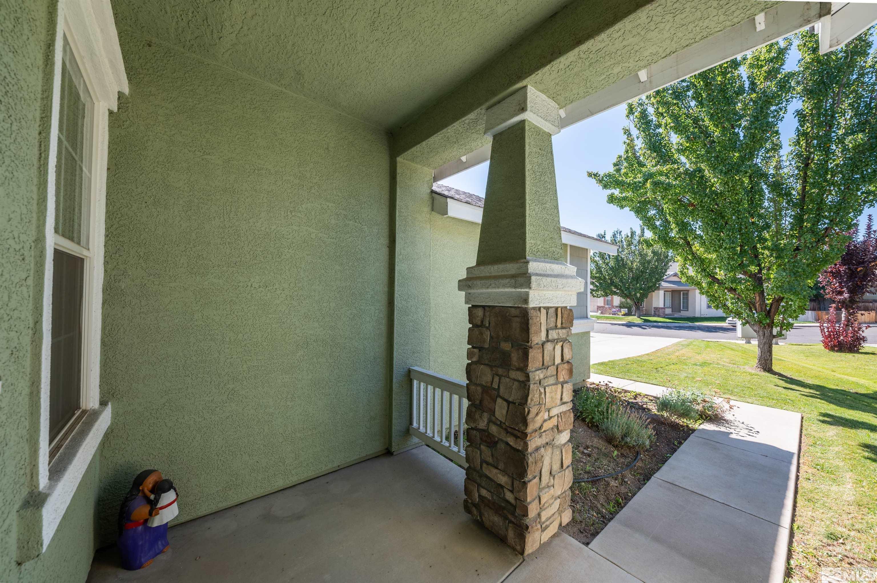 1462 Wessex Circle Reno, NV 89503 - Photo 4 of 40