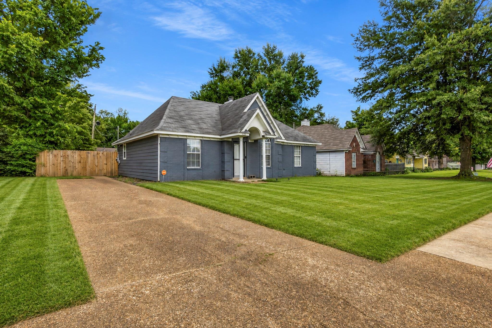 5930 Chadwell Road Millington, TN 38053 - Photo 3 of 17 Single-story residence featuring a gray exterior and white trim