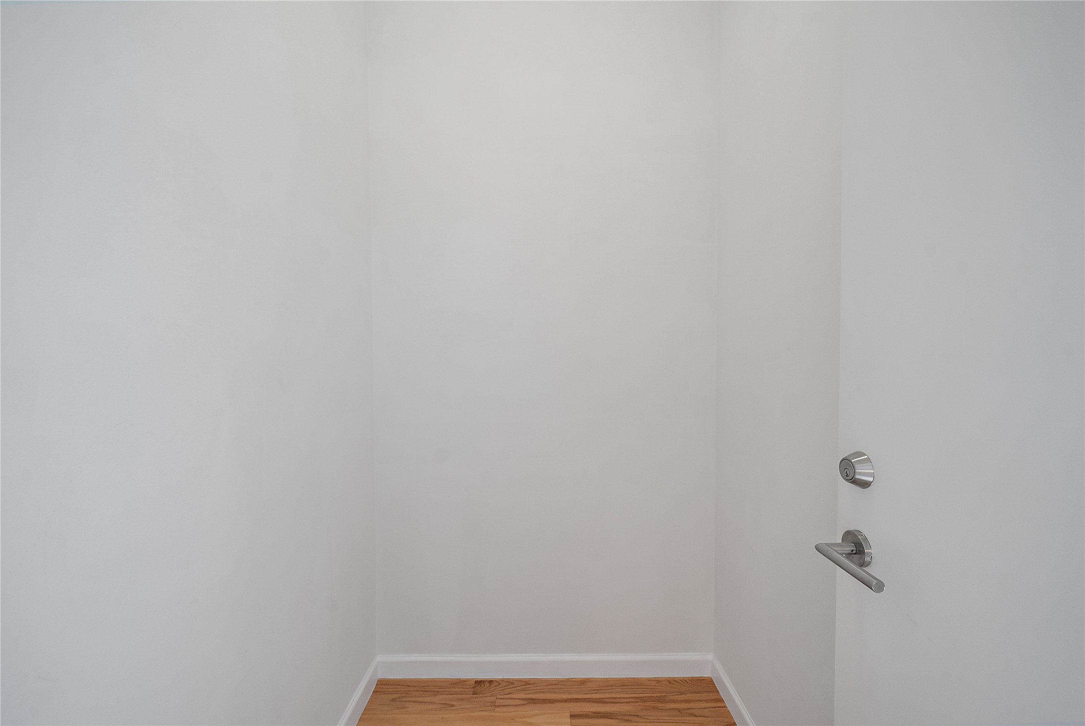 2437 North Boulevard Houston, TX 77098 - Photo 24 of 32 a view of a small room
