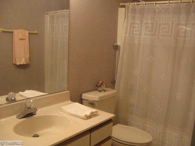 175 Old Mill Road, Unit C High Point, NC 27265 - Photo 11 of 16 Other Bath.