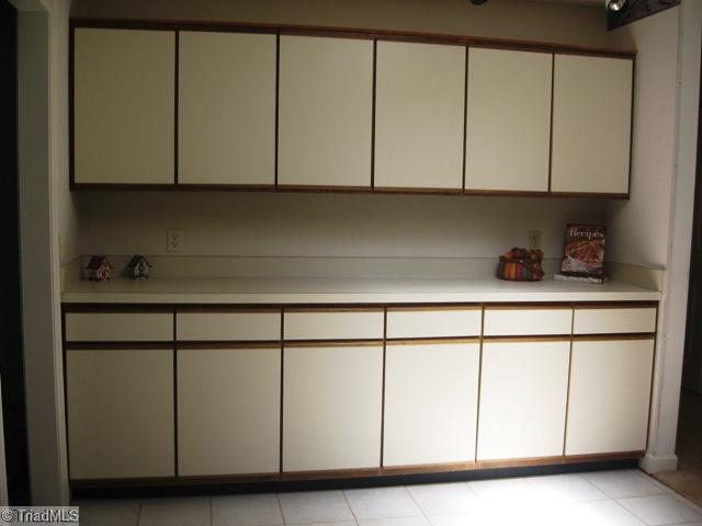 175 Old Mill Road, Unit C High Point, NC 27265 - Photo 7 of 16 Kitchen.