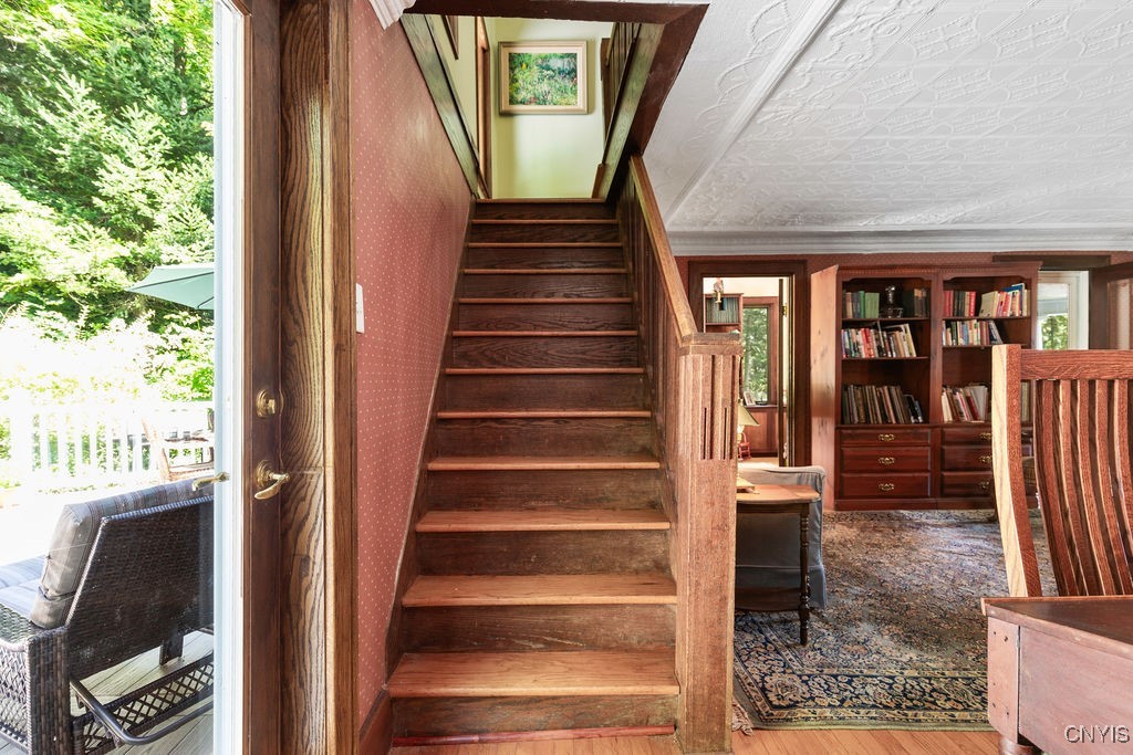 1739 Cardner Road Fabius, NY 13122 - Photo 20 of 50 That newel post...