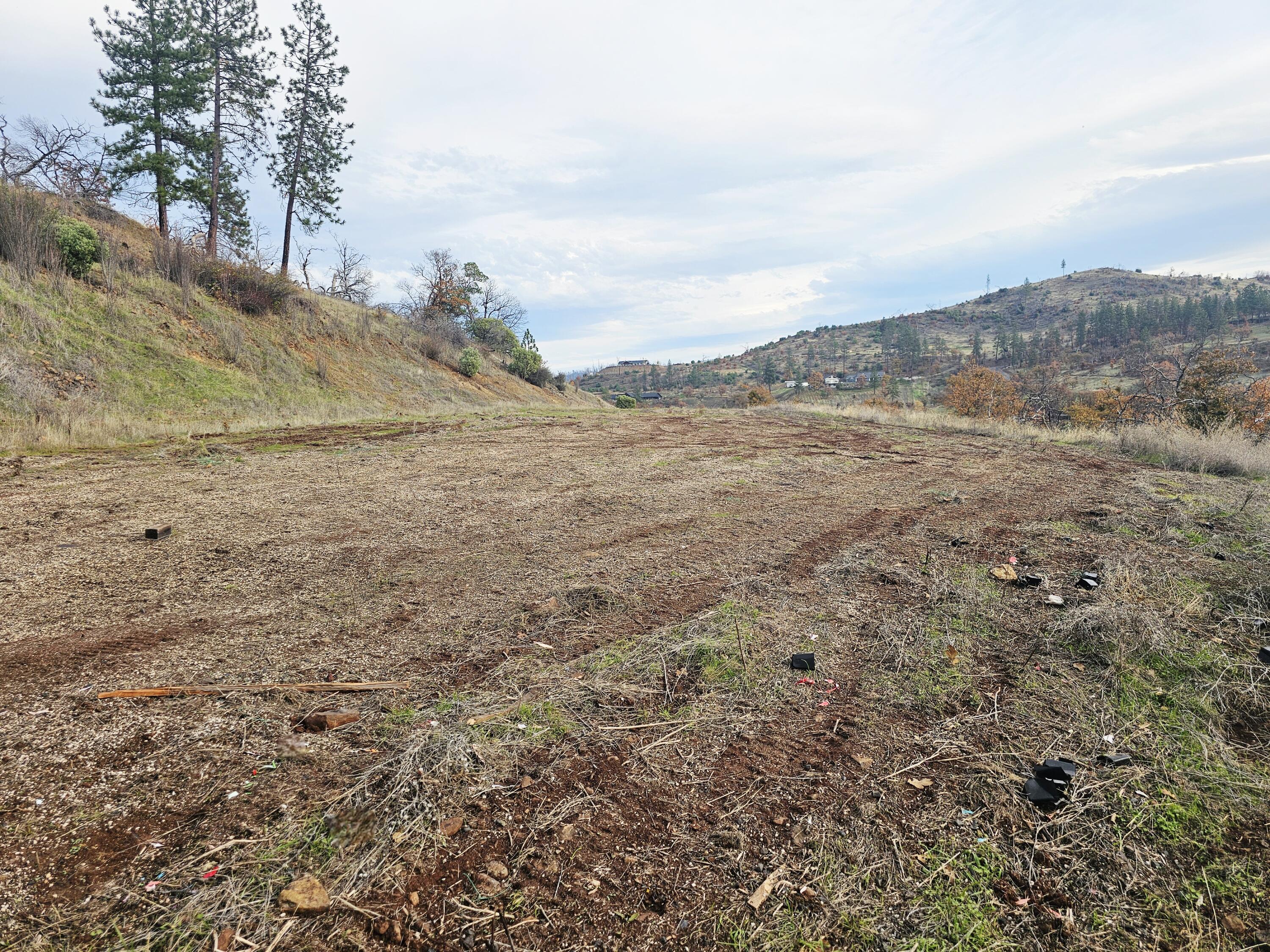 2162 Butte Falls Highway Eagle Point, OR 97524 - Photo 33 of 63 33 Second Pad