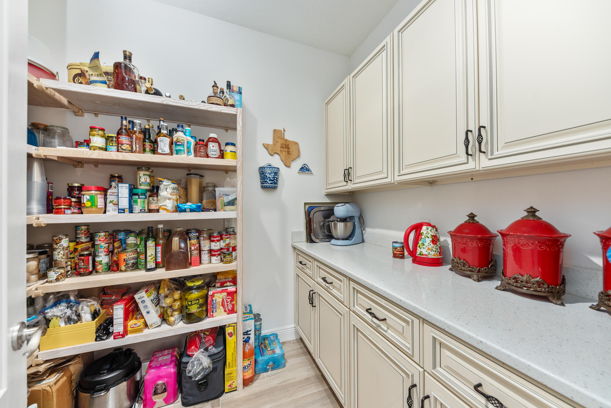 11900 West Midway Road Fort Pierce, FL 34945 - Photo 17 of 48 Pantry