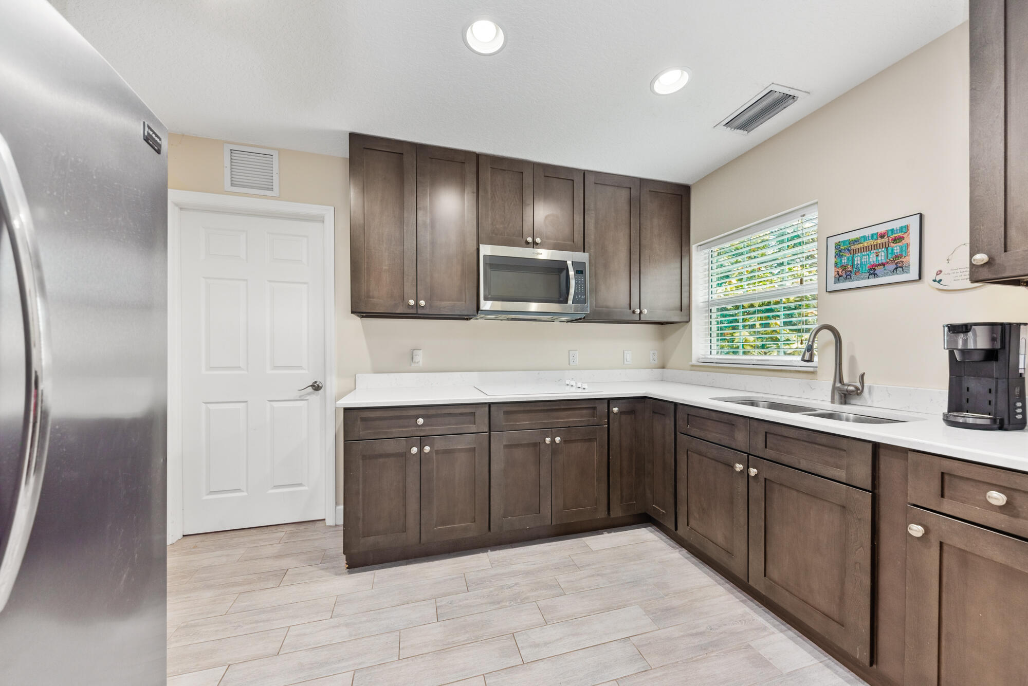 11900 West Midway Road Fort Pierce, FL 34945 - Photo 33 of 48 Guest House Kitchen