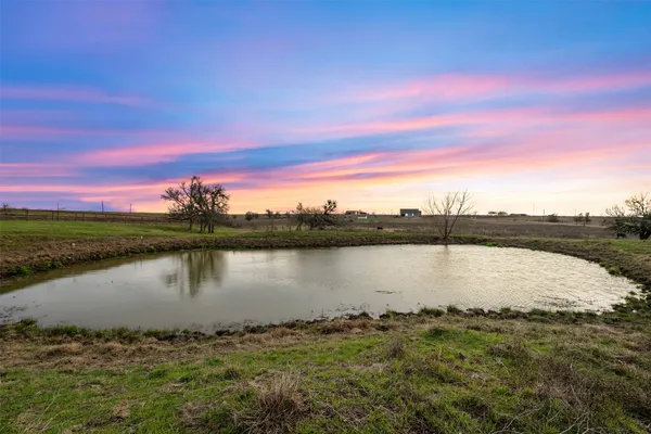 $800,000 | 700 County Road 466, Elgin, TX 78621