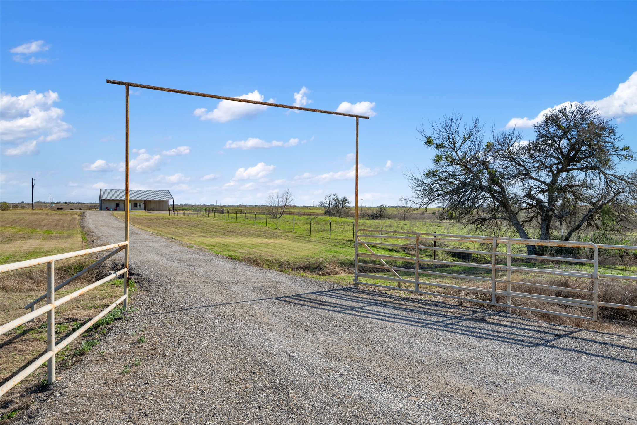 700 County Road 466 Elgin, TX 78621 - Photo 5 of 40