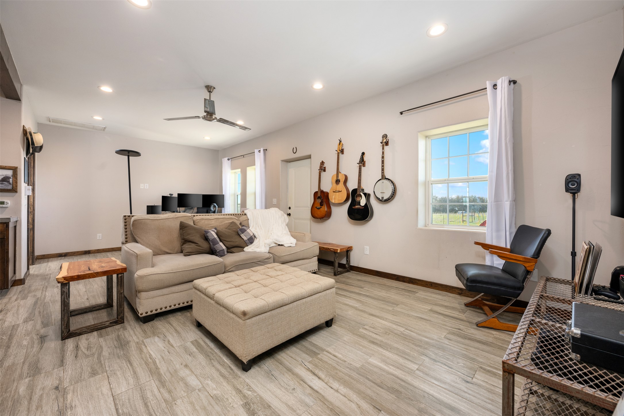 700 County Road 466 Elgin, TX 78621 - Photo 8 of 40