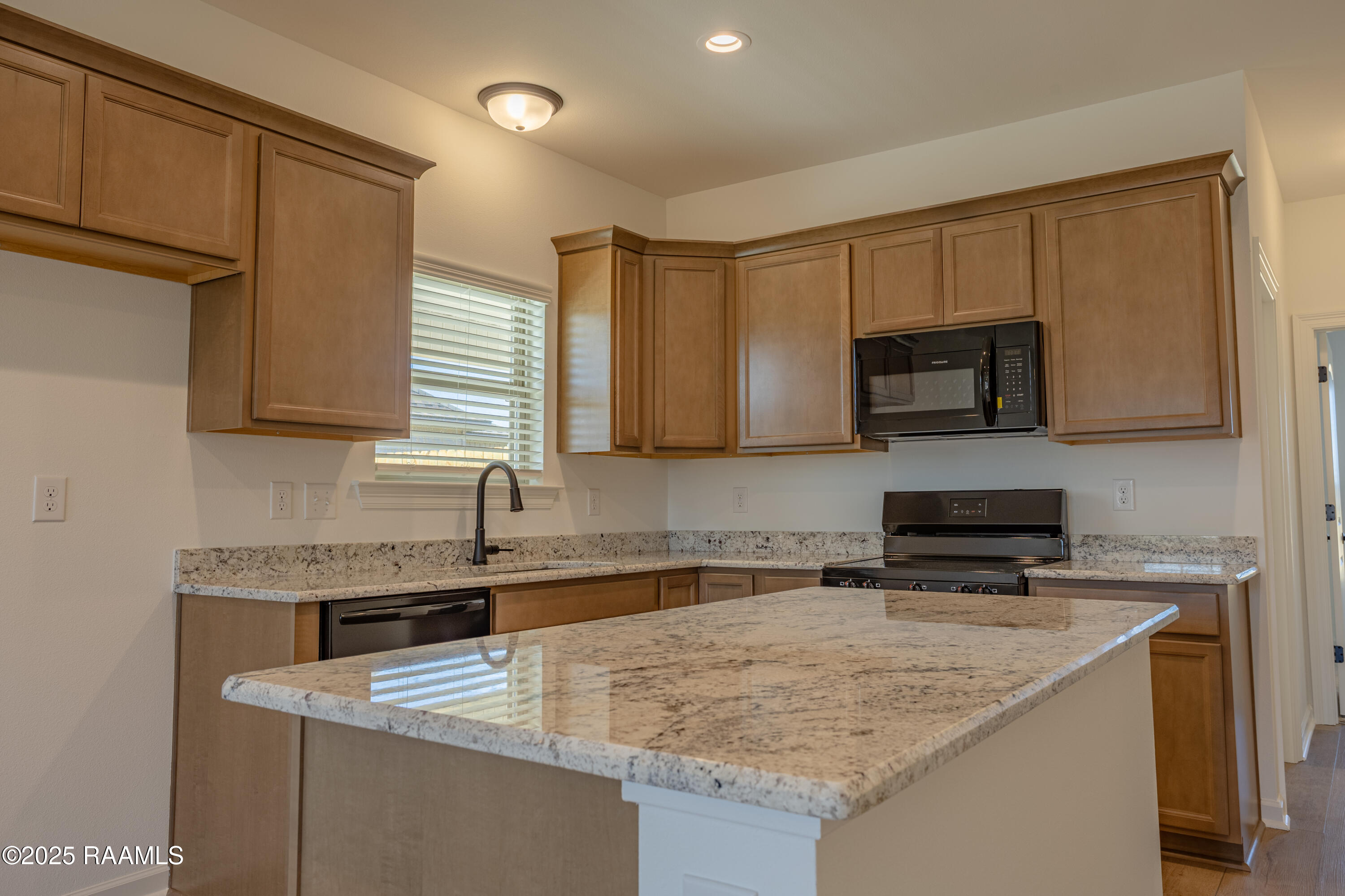 216 Hester Way Carencro, LA 70520 - Photo 6 of 15 KITCHEN