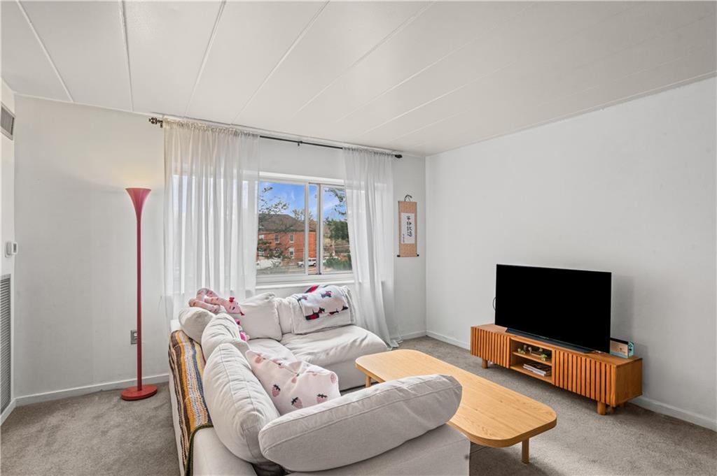 5 Bayard Road, Unit 207 Pittsburgh, PA 15213 - Photo 4 of 43