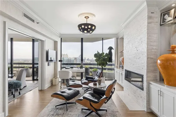 $1,375,000 | 2660 Peachtree Road Northwest, Unit 34F, Atlanta, GA 30305