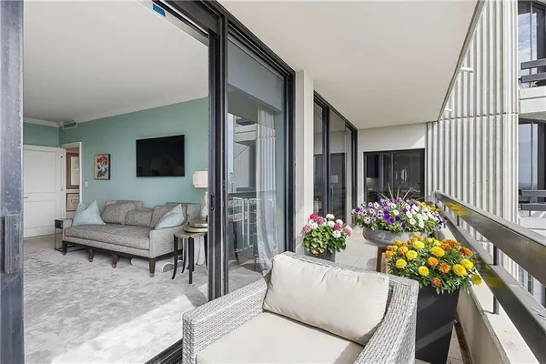 $1,375,000 | 2660 Peachtree Road Northwest, Unit 34F, Atlanta, GA 30305