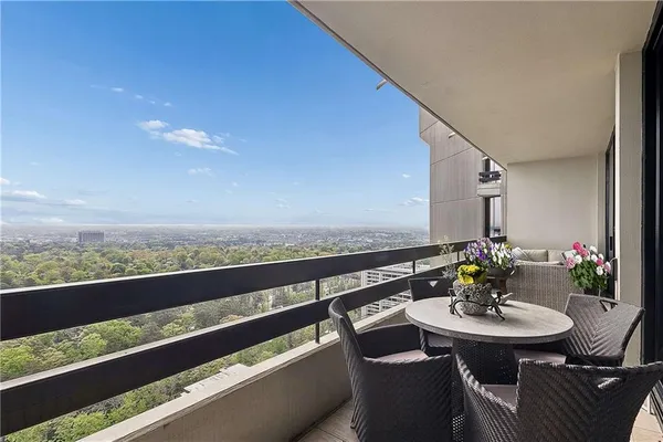 $1,375,000 | 2660 Peachtree Road Northwest, Unit 34F, Atlanta, GA 30305