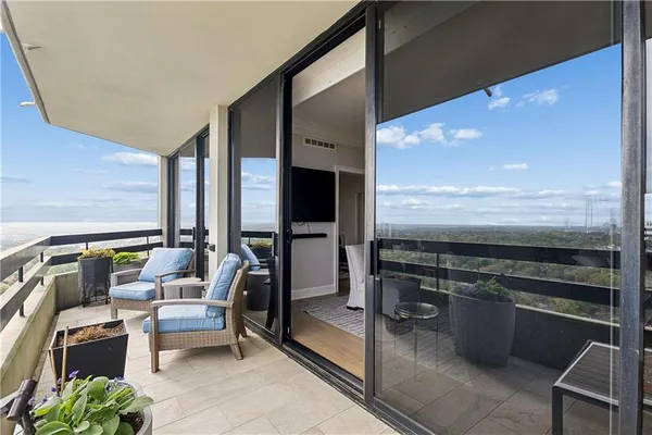 $1,375,000 | 2660 Peachtree Road Northwest, Unit 34F, Atlanta, GA 30305