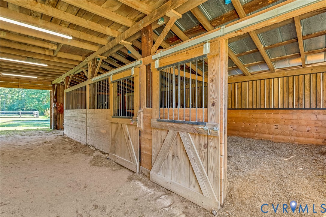 11516 Doswell Road Doswell, VA 23047 - Photo 40 of 50 a view of a porch