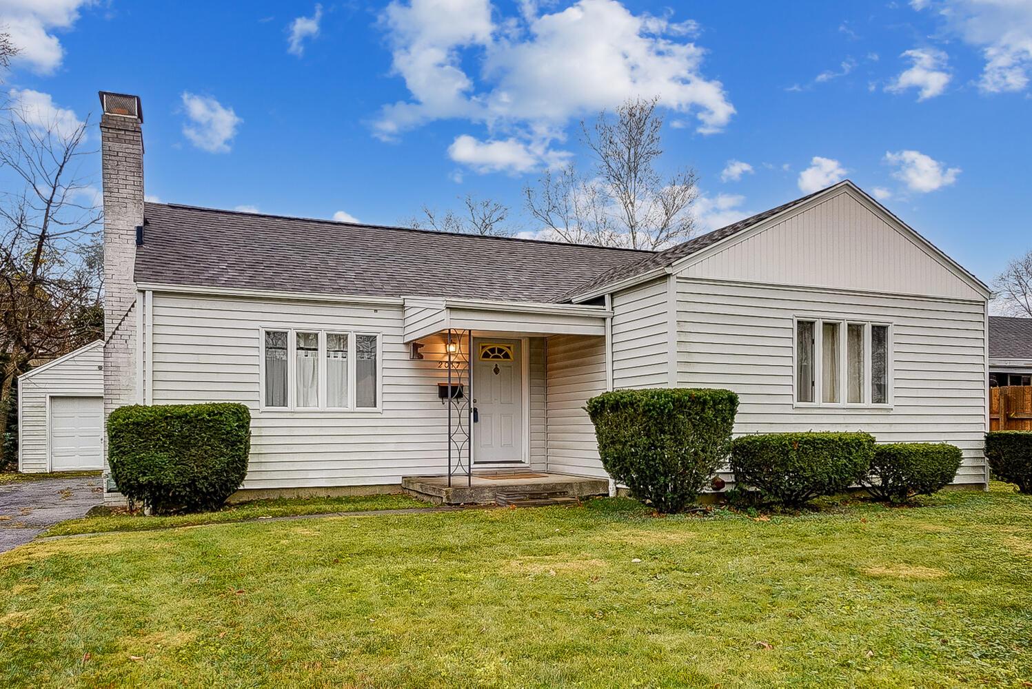 2017 Jervis Road Columbus, OH 43221 - Photo 2 of 40 50044179-002_web