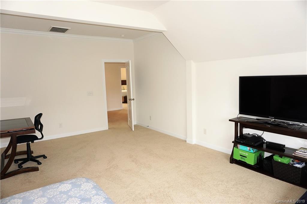 11517 Ashbourne Hall Road Charlotte, NC 28277 - Photo 37 of 47 Gallery Image 37