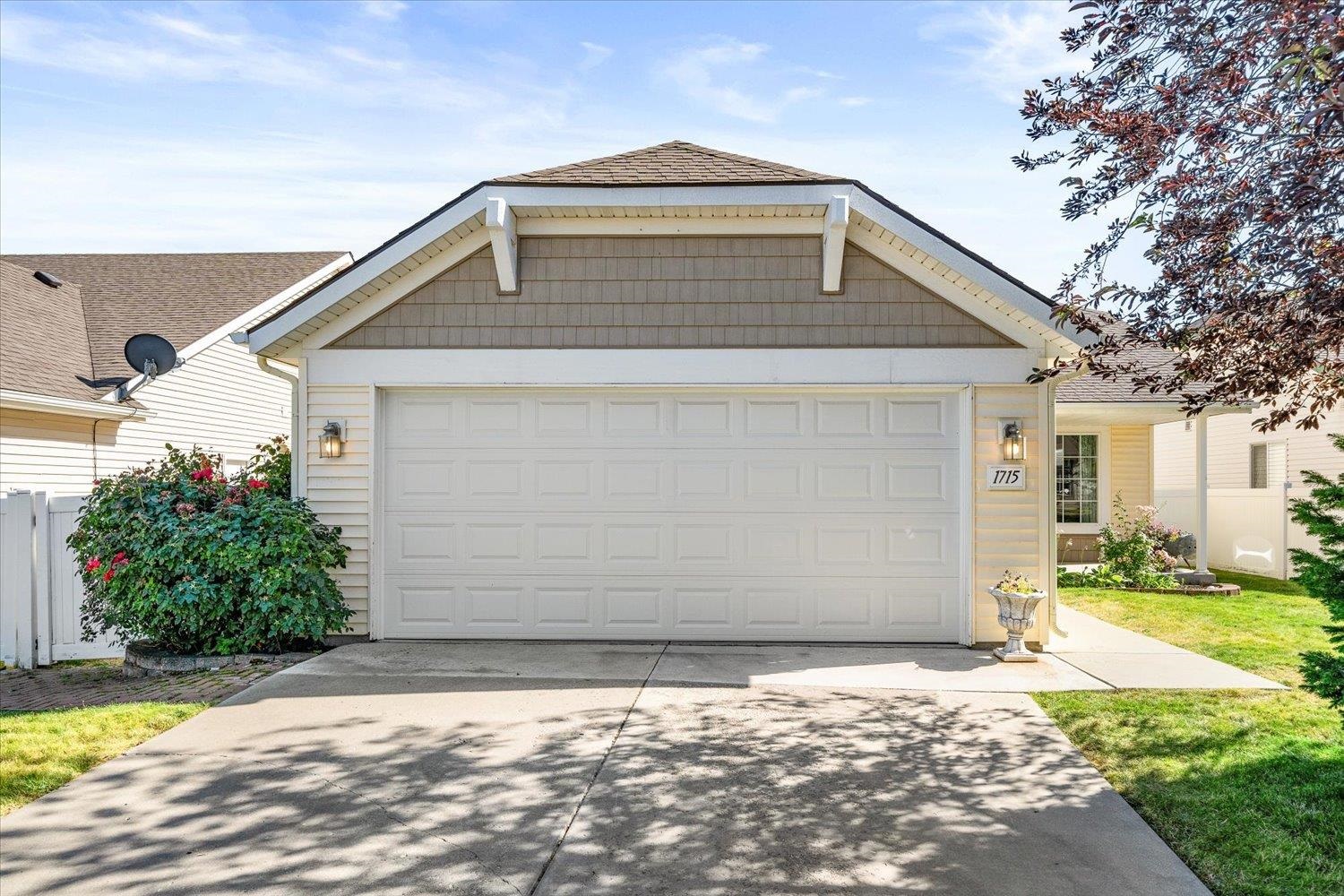 1715 West Tree Lane Spokane, WA 99208 - Photo 4 of 41 Gallery Image 4