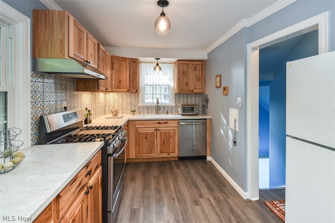 1525 South Noble Road Cleveland, OH 44121 - Photo 12 of 31