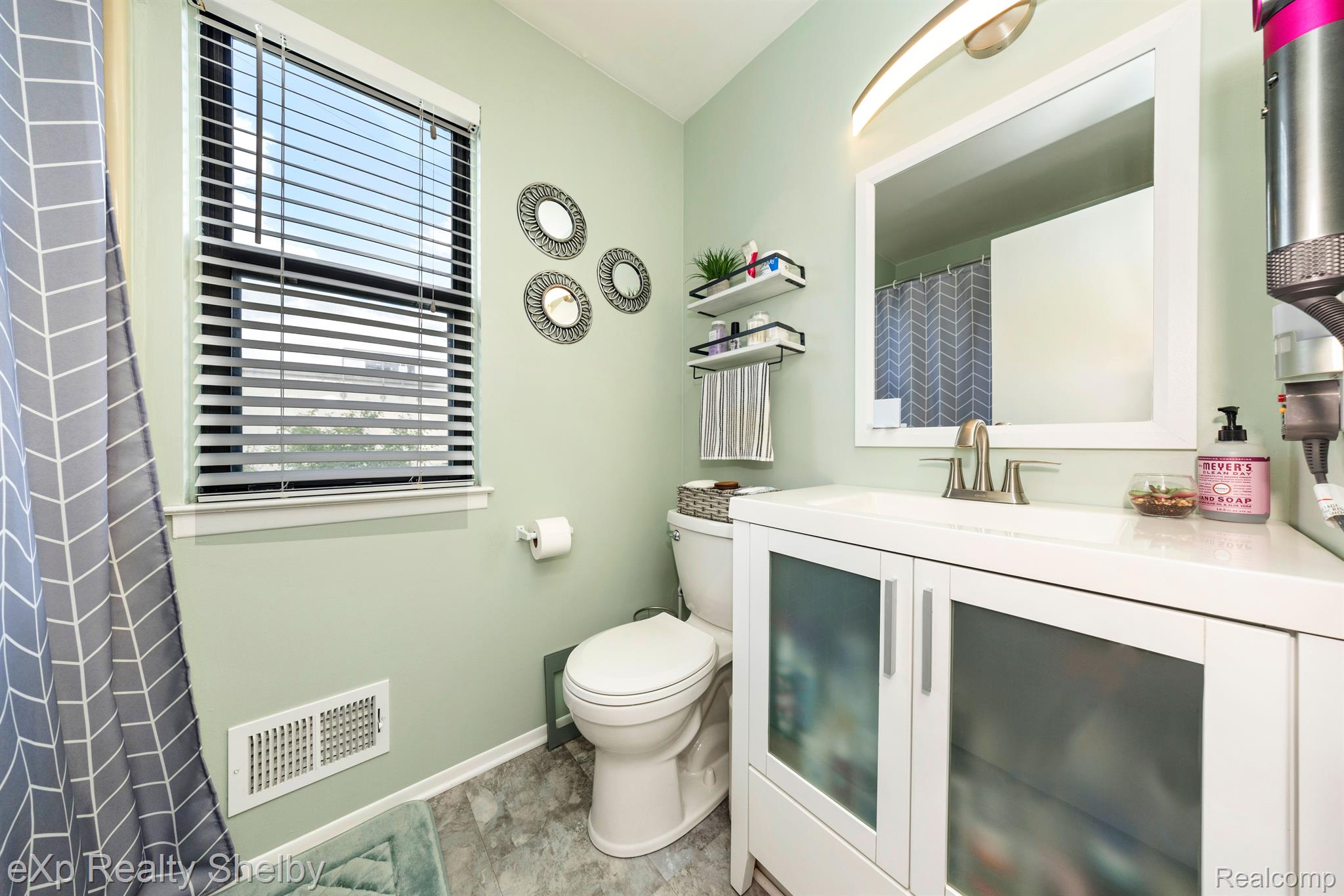 2547 Samoset Road Royal Oak, MI 48073 - Photo 19 of 29