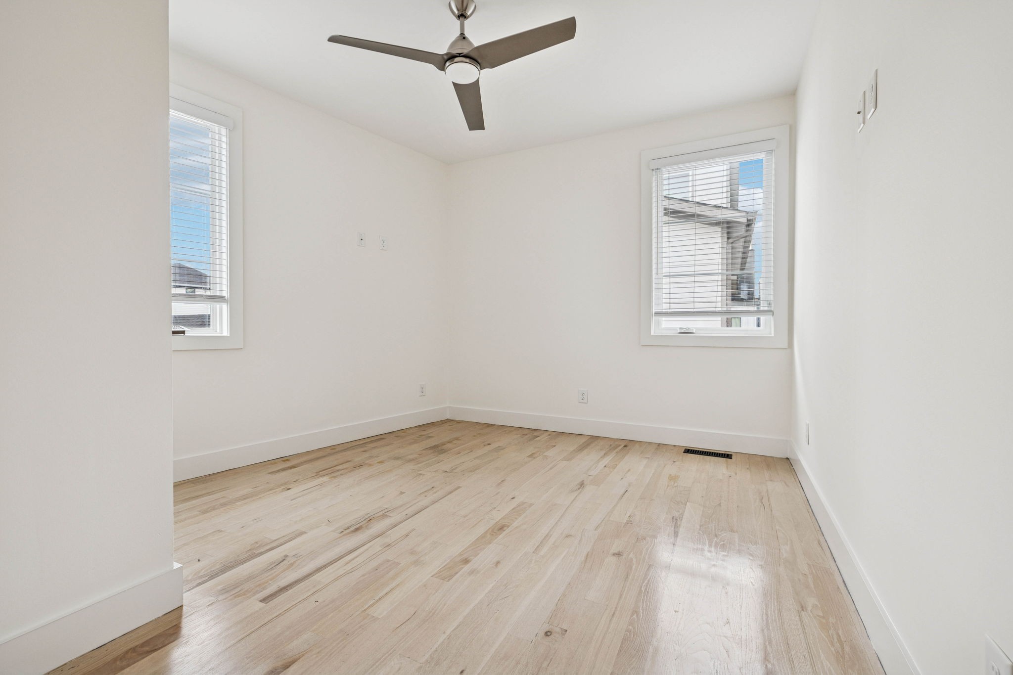 1403 10th Avenue North, Unit A Nashville, TN 37208 - Photo 33 of 53 an empty room with windows
