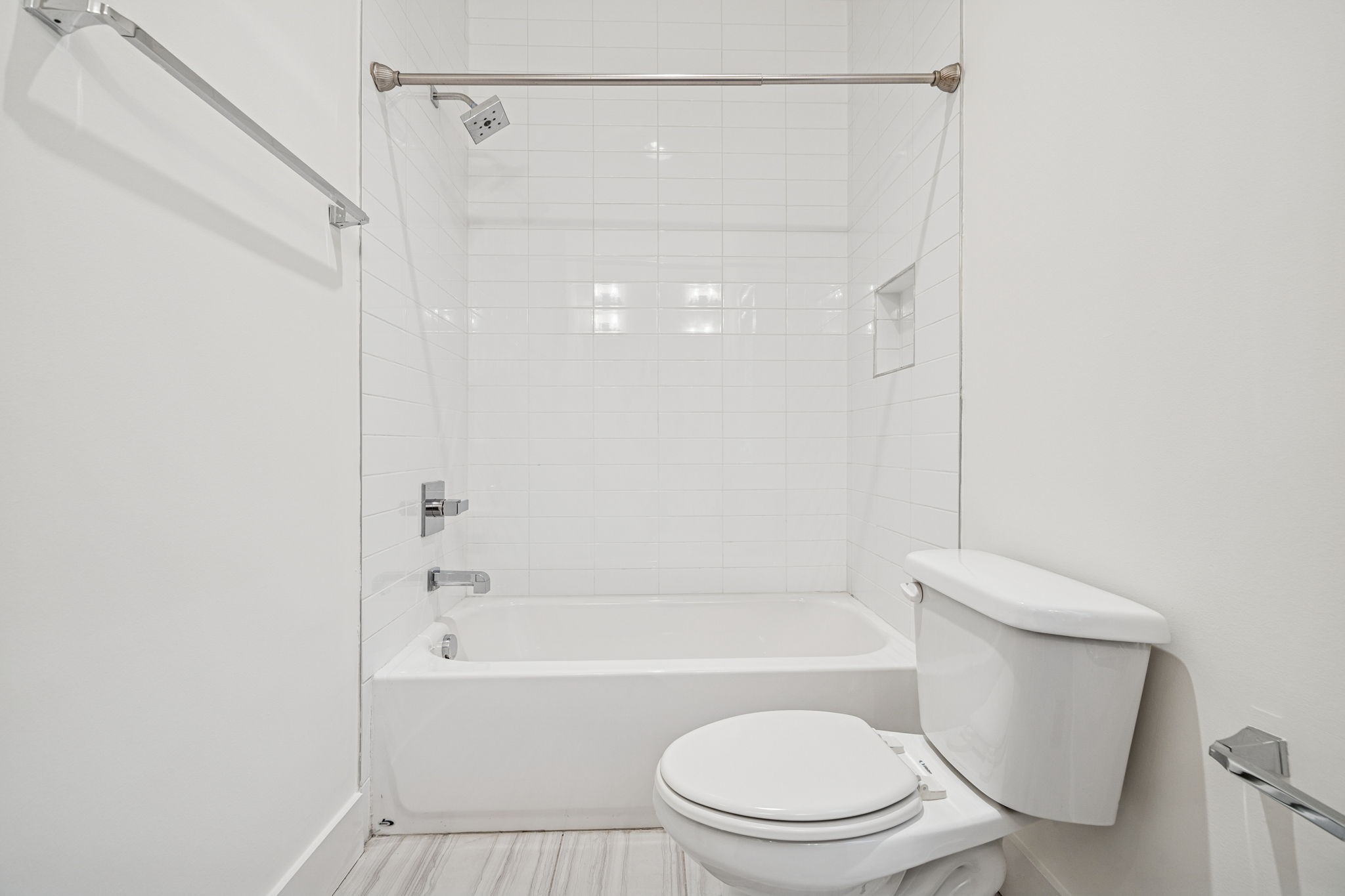 1403 10th Avenue North, Unit A Nashville, TN 37208 - Photo 35 of 53 a bathroom with a toilet and a bathtub