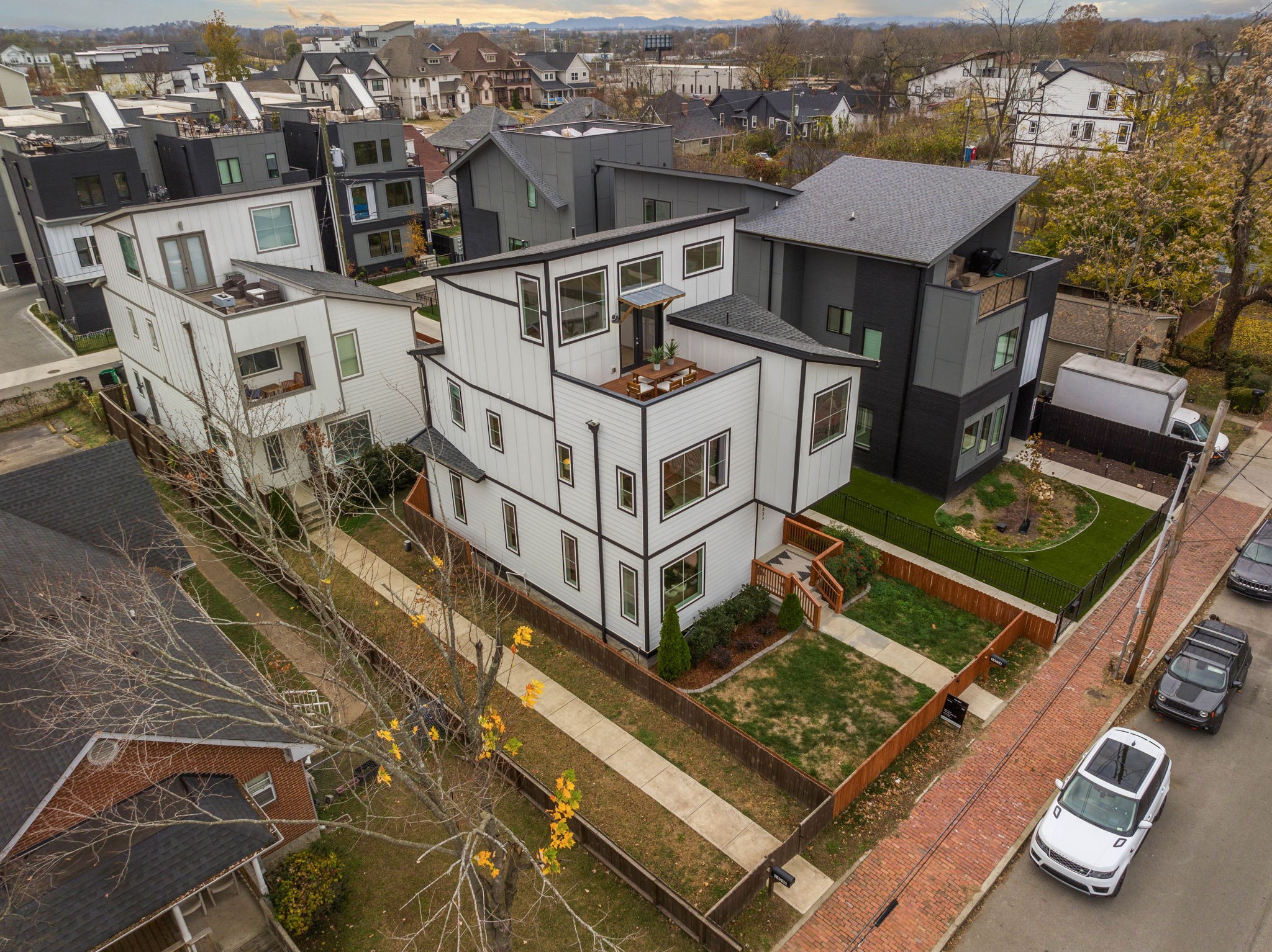 1403 10th Avenue North, Unit A Nashville, TN 37208 - Photo 47 of 53 an aerial view of a house with a garden