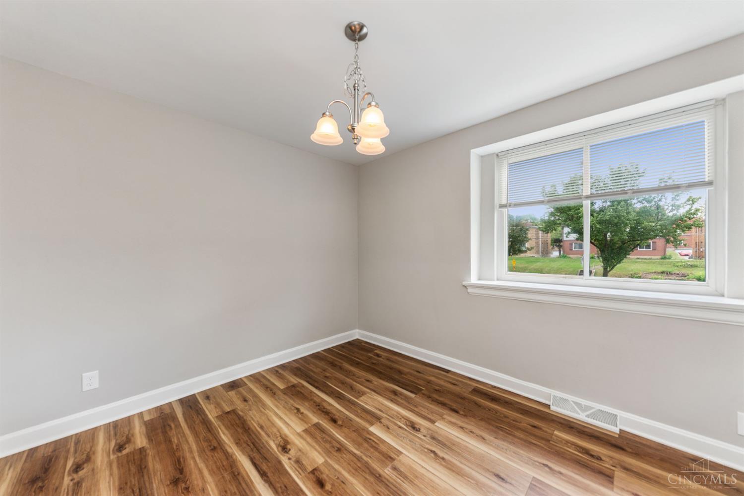 7247 Reading Road Cincinnati, OH 45237 - Photo 12 of 41 Gallery Image 12