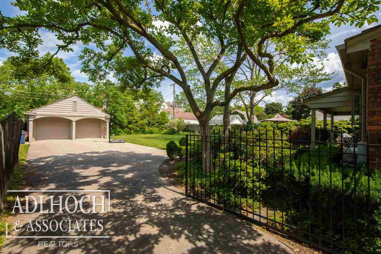 1134 Yorkshire Road Grosse Pointe, MI 48230 - Photo 29 of 30 50015160-37.JPG