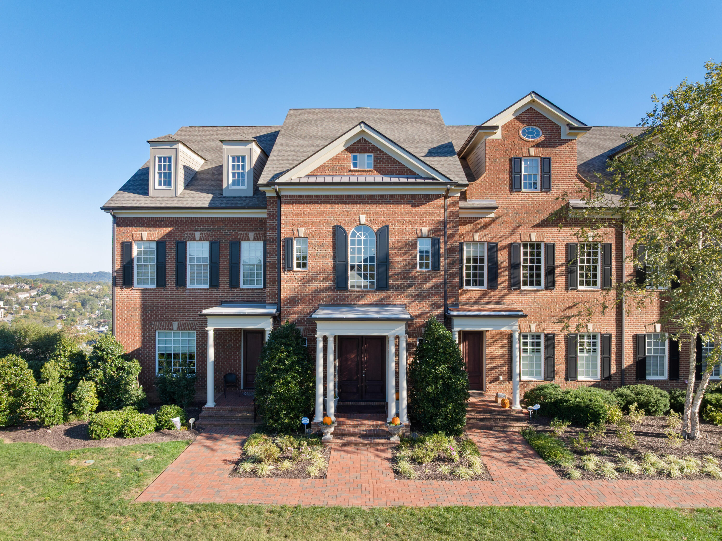 554 Whitehall Road, Unit 124 Chattanooga, TN 37405 - Photo 18 of 80 03 - 554 Whitehall_124 - Drone