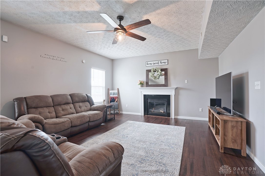 6034 Kay Court Riverside, OH 45424 - Photo 4 of 54