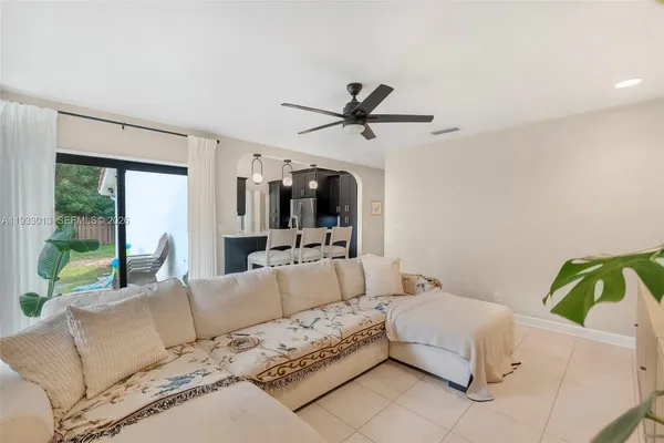 $4,500 | 1583 Eastlake Way, Weston, FL 33326