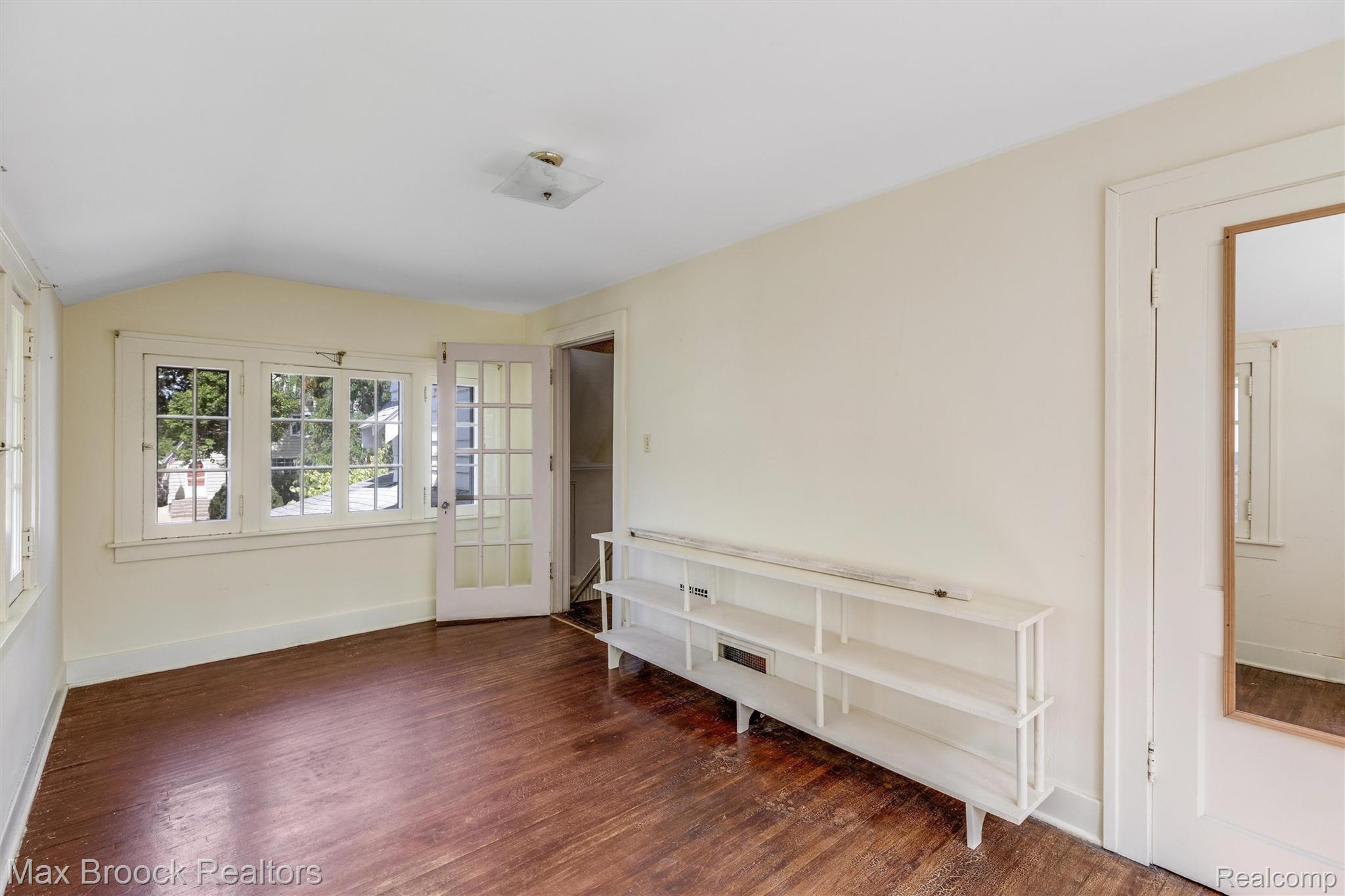37 Hanover Road Pleasant Ridge, MI 48069 - Photo 18 of 41 Family Room/Office