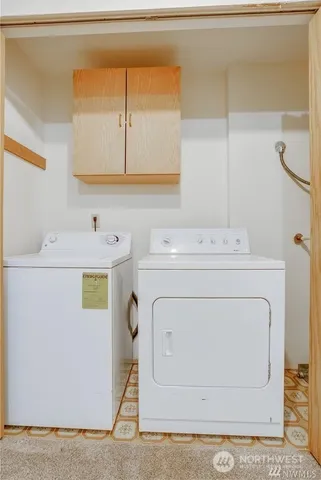 $1,800 | 13717 Linden Avenue North, Unit 208, Seattle, WA 98133