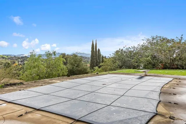 a view of a tennis court